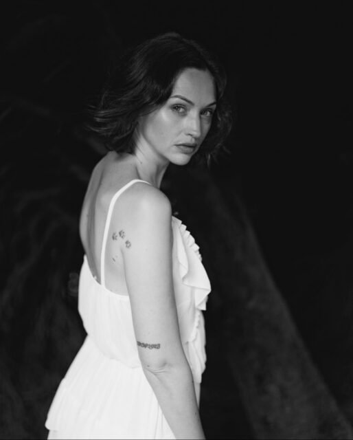 Autumn light  on film- Portraits shot in Tuscany shot on #ilfordhp5plus #blackandwhitephotographylovers #analogueportraits