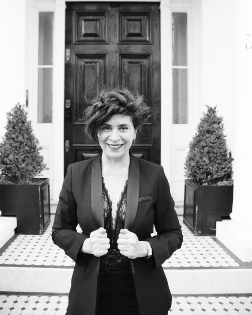 Even though it’s chilly outside, if a photoshoot in London is on your bucket list, I’m the photographer for you. Remember, winter light is the best! I’ll be returning to London next week. Drop me a message. #londonphotoshoot #londonportraitphotographer #londonportraits